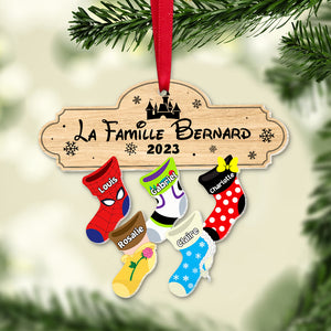 Chaussettes Familiales, Ornement en 05NATN271023-01 Acrylique Personnalisé, Cadeau de Noël pour la Famille - Ornament - GoDuckee