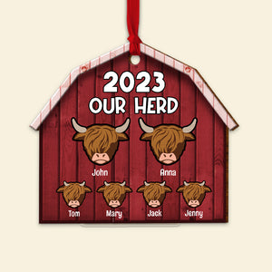 Highland Cow Family Personalized Wood Ornament, Christmas Gift For Family - Ornament - GoDuckee