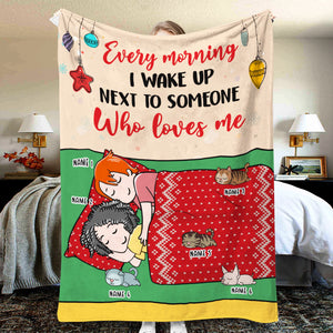 Personalized Cartoon Sleeping Couple & Cat Breeds Blanket - I Wake Up Next To Someone Who Loves Me - Blanket - GoDuckee