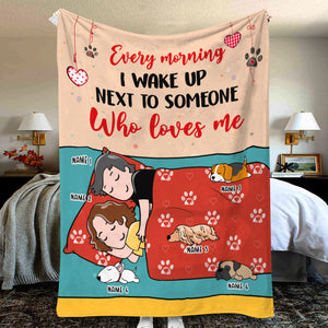 Personalized Dog Mom & Dad Blanket - Every Morning I Wake Up Next To Someone - Blanket - GoDuckee