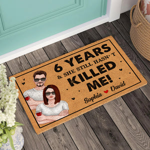 She Still Hasn't Killed Me - Doormat - Gift for Couple - Doormat - GoDuckee