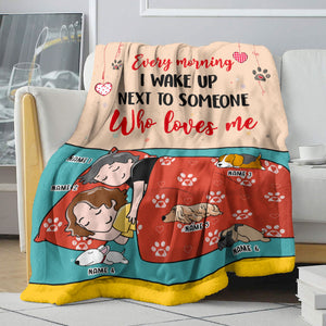 Personalized Dog Mom & Dad Blanket - Every Morning I Wake Up Next To Someone - Blanket - GoDuckee
