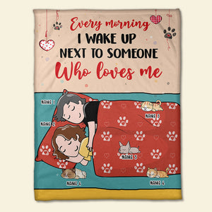 Personalized Cat Mom & Dad Blanket - Every Morning I Wake Up Next To Someone Who Loves Me - Blanket - GoDuckee