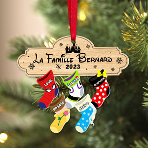 Chaussettes Familiales, Ornement en 05NATN271023-01 Acrylique Personnalisé, Cadeau de Noël pour la Famille - Ornament - GoDuckee