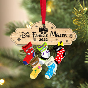 Familiensocken, Personalisiertes 05NATN271023-02 Acrylornament, Weihnachtsgeschenk für die Familie - Ornament - GoDuckee