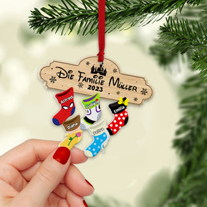 Familiensocken, Personalisiertes 05NATN271023-02 Acrylornament, Weihnachtsgeschenk für die Familie - Ornament - GoDuckee