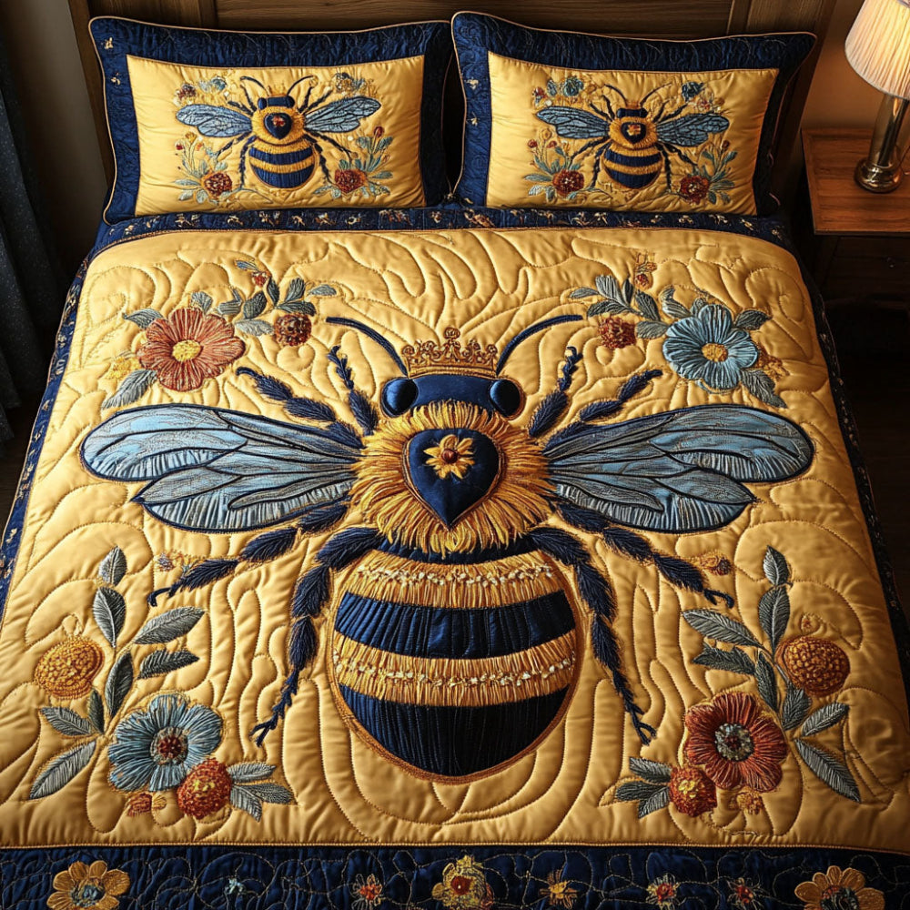 Gifts For Bee Lovers Quilt Bed Set Royal Bee Majesty - Blanket - GoDuckee