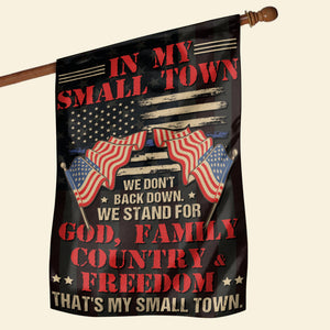 In This Small Town We Don't Back Down, Housse Flag 06ACDT270723-02 - Flag - GoDuckee