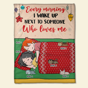 Personalized Cartoon Sleeping Couple & Cat Breeds Blanket - I Wake Up Next To Someone Who Loves Me - Blanket - GoDuckee