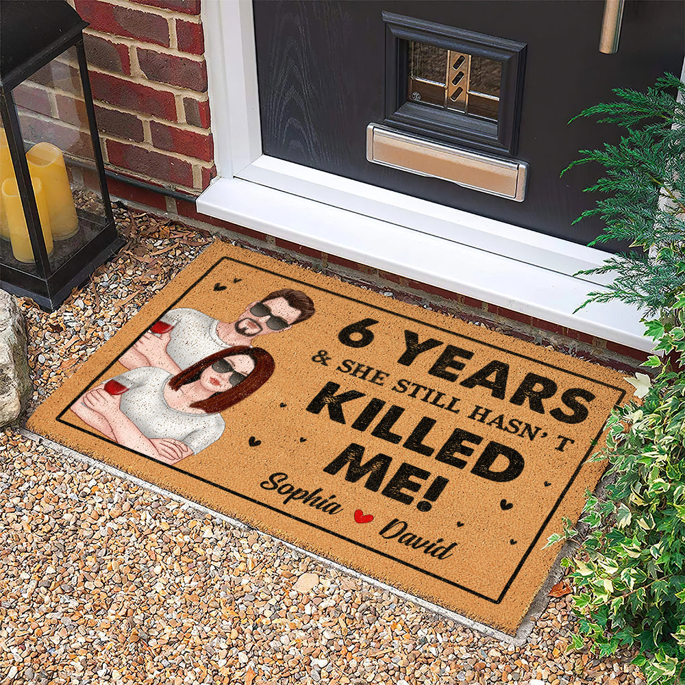 She Still Hasn't Killed Me - Doormat - Gift for Couple - Doormat - GoDuckee